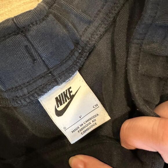 Nike tech fleece black joggers-tracksuits - Picture 3 of 4